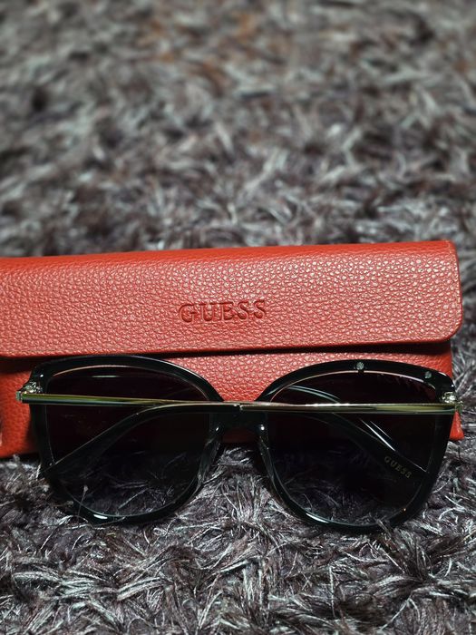 Слънчеви очила на Guess