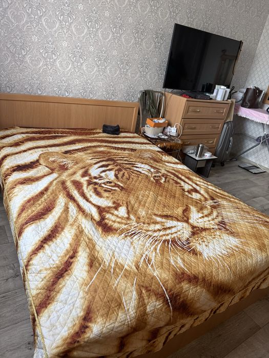Продам 2 спальную кровать