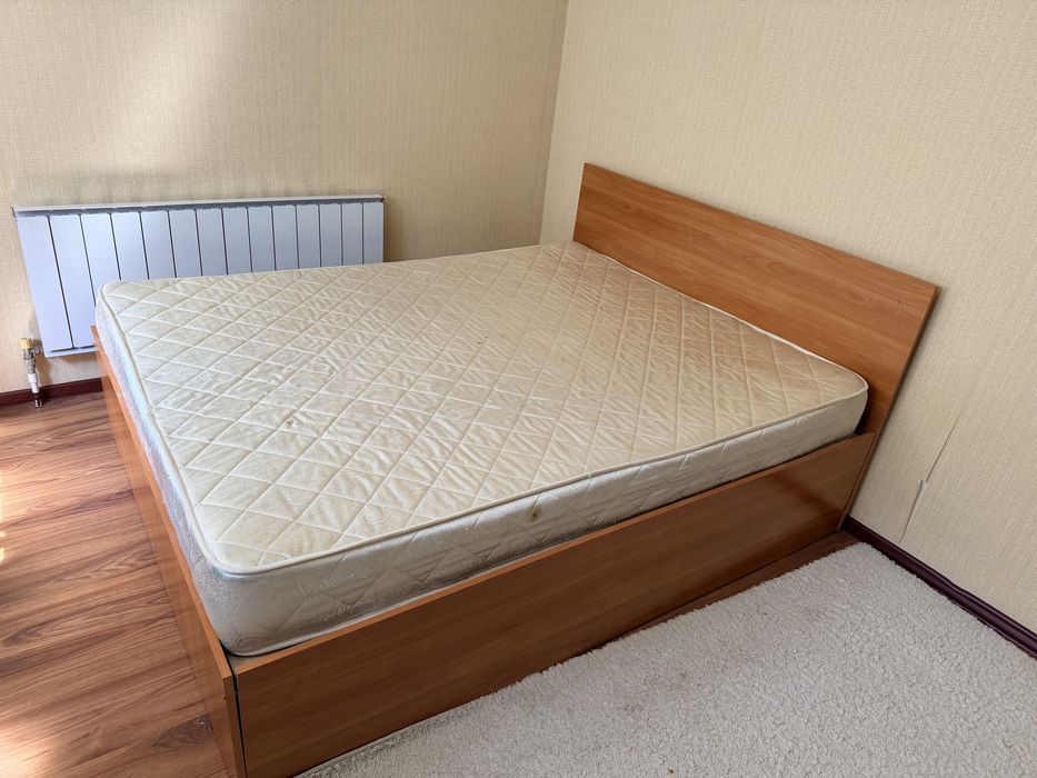 Продам срочно Кровать и шкаф