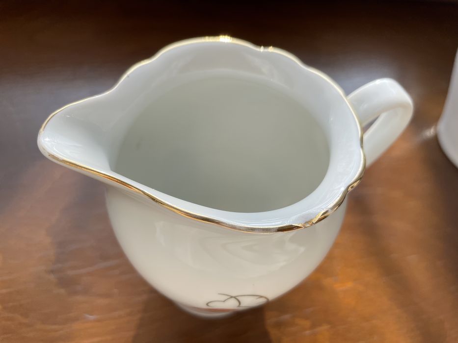 Фарфоровый чайный сервиз