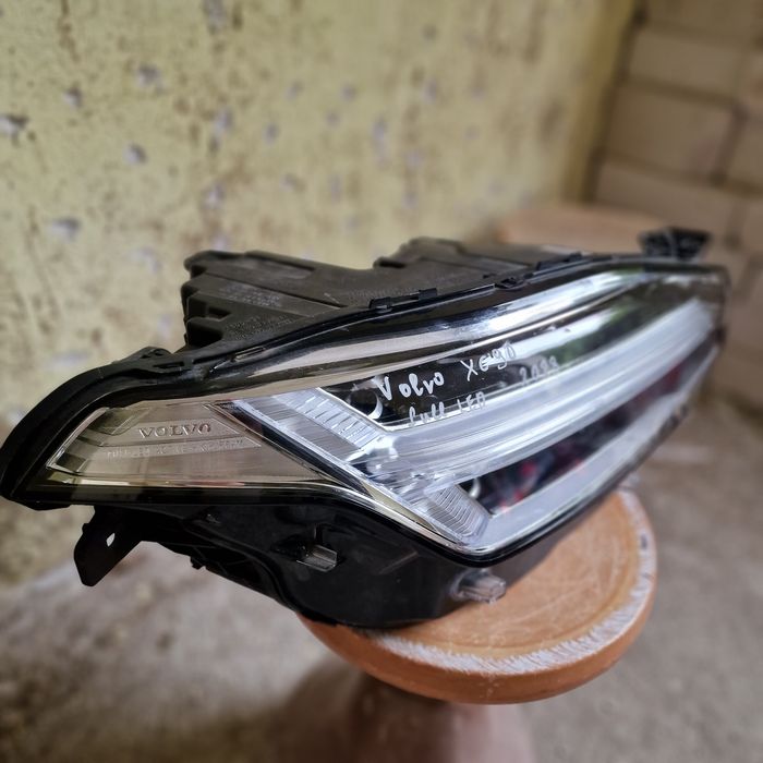 Volvo XC90 full led 2023 десен фар