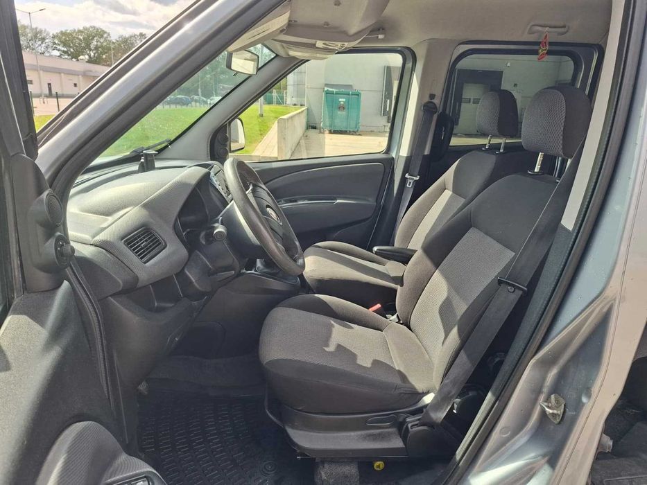Fiat Doblo 2014 varianta lunga 1.3 diesel 5 locuri stare excelenta.
