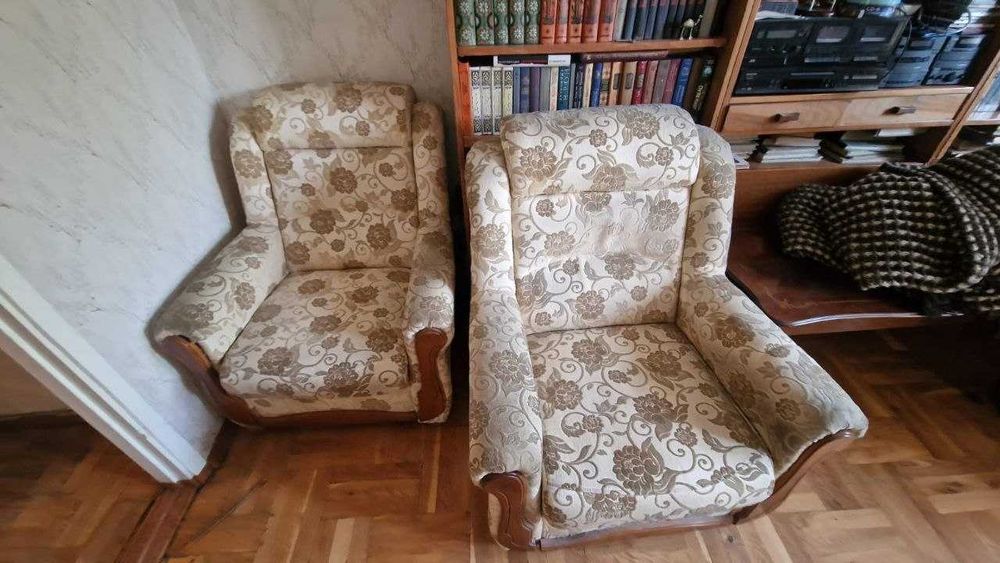 Отдам Диван и два кресла Бесплатно