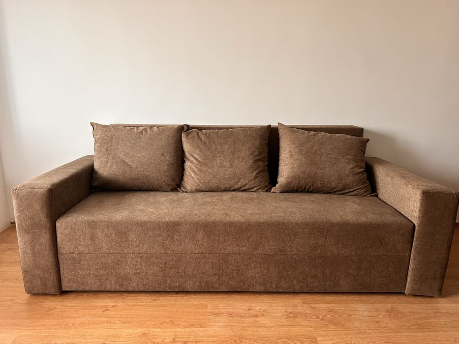 Închiriez apartament 3 camere, zona Lunerului