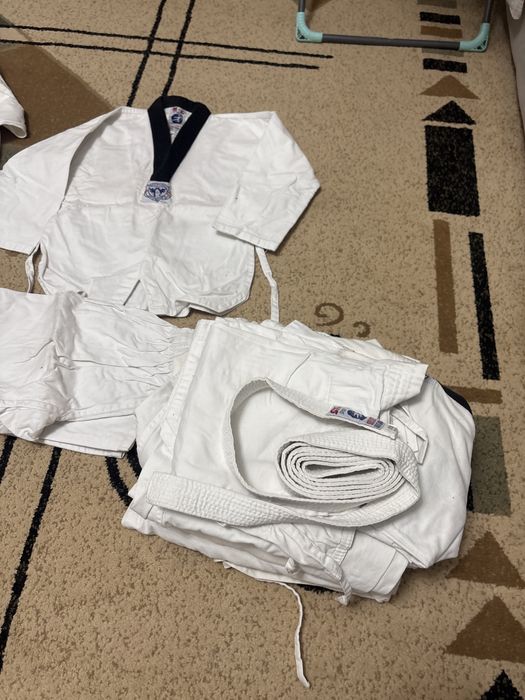 Продам 5-6 кимоно