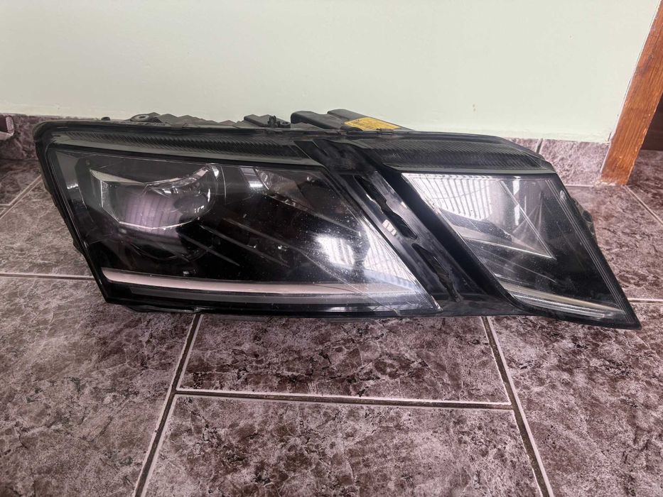 Десен фар за Шкода Октавия / Skoda Octavia facelift 2017-2020