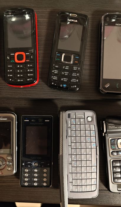 Nokia 808 pureview , iphone 3gs , ipod , Nokia 3110c, 7900 prism , Motorola Sony Ericsson и други