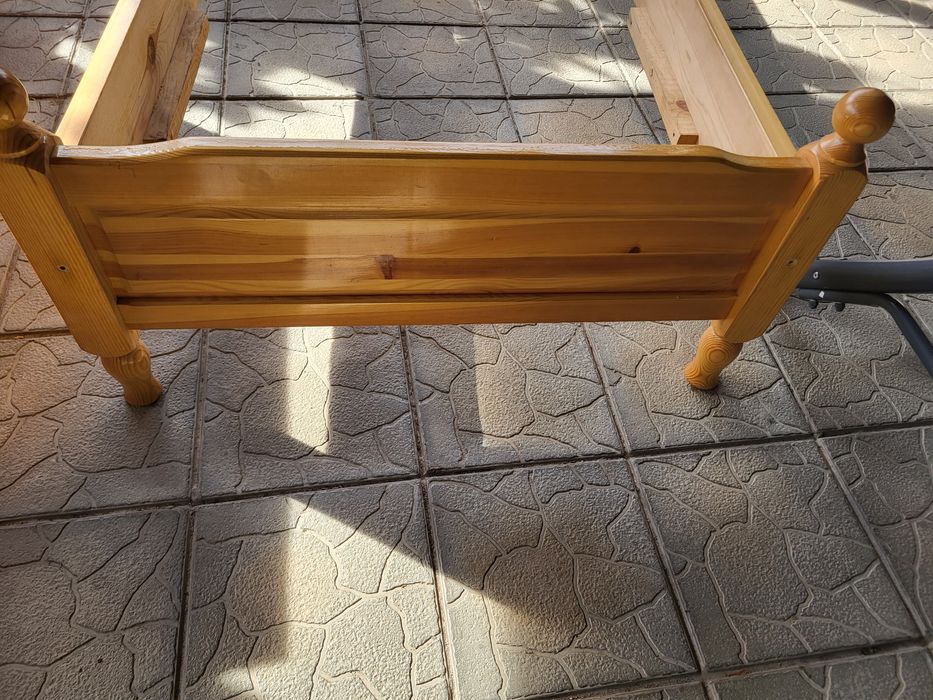 Продавам детски легла дървени