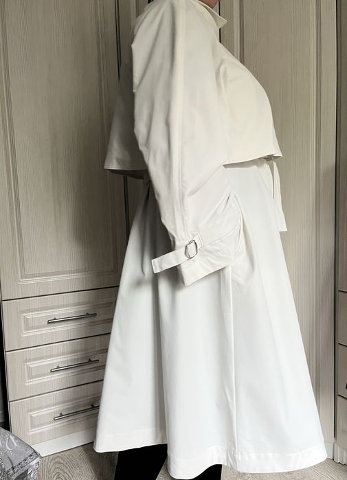 плащ женский молочного цвета