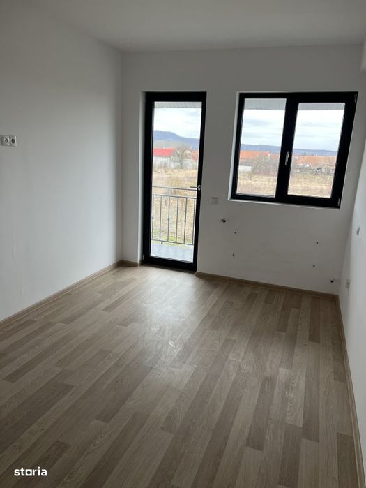 Vand duplex la cheie - suprafata utila este de 110 m2 ,   3 dormitoare