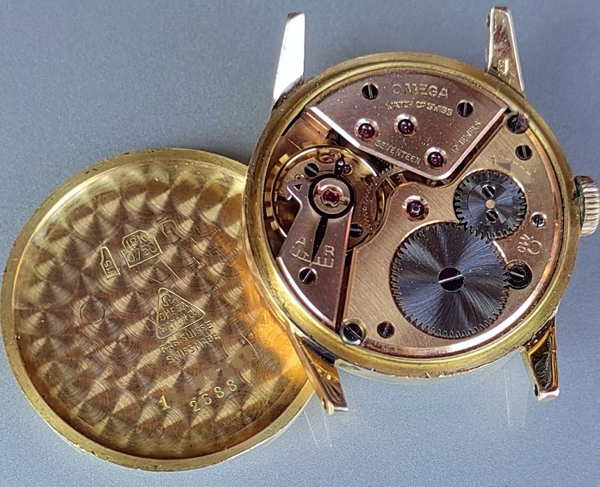 Omega  vintage din aur roz 18k este o bijuterie deosebită.
