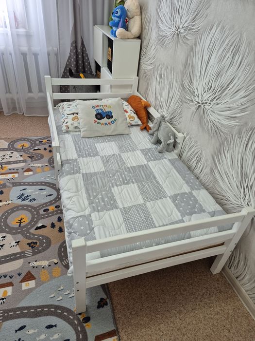 Детскии кровать .