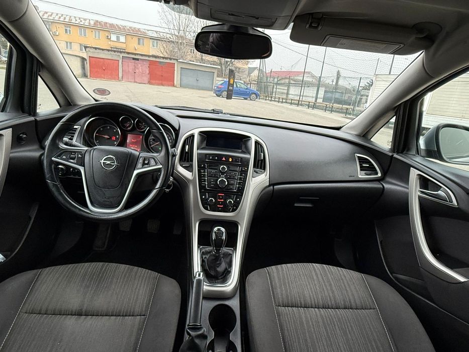 Opel Astra J  1.7 CDTI 2010