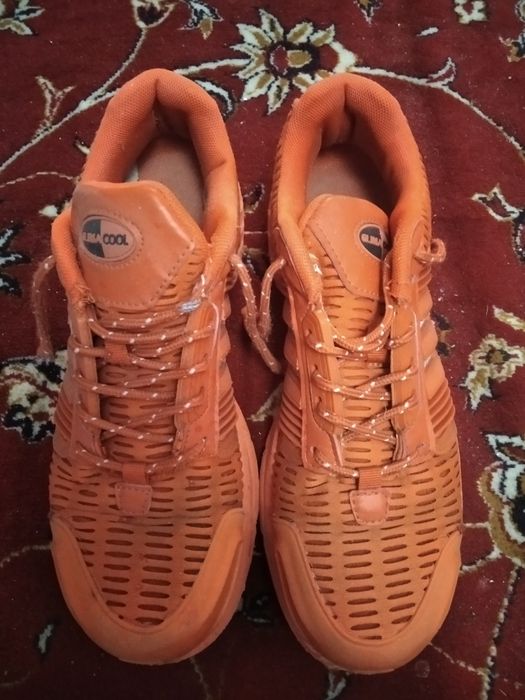 Продам кроссовки