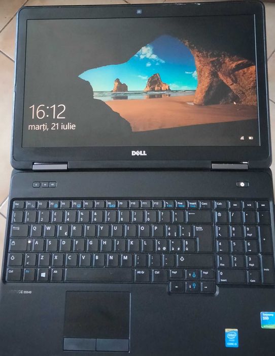 Laptop Dell Latitude E5540, baterie nouă (factură eMag), 16GB RAM, SSD Samsung 256 GB, full HD, 1920x1080, încărcător original Dell