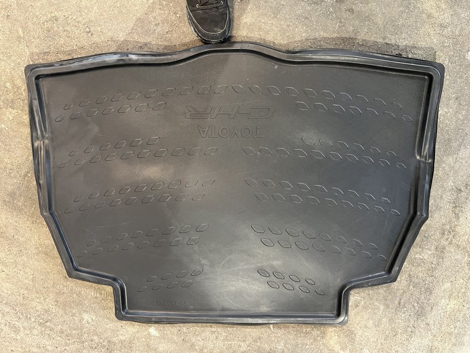 стелка за багажник TOYOTA