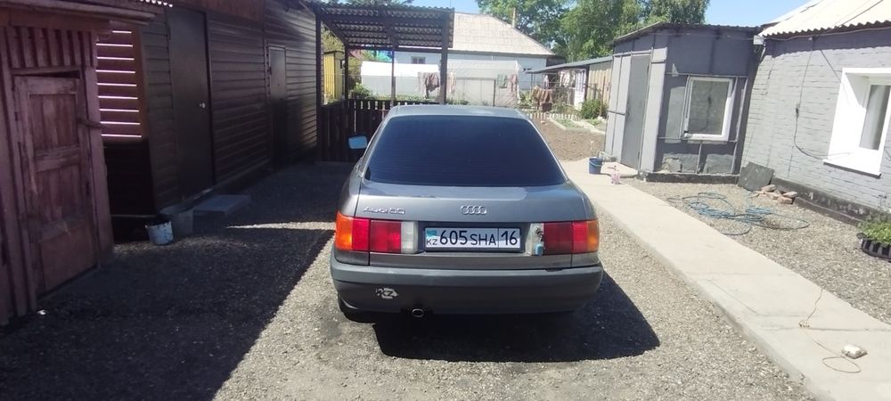 Продам машину Ауди 80.