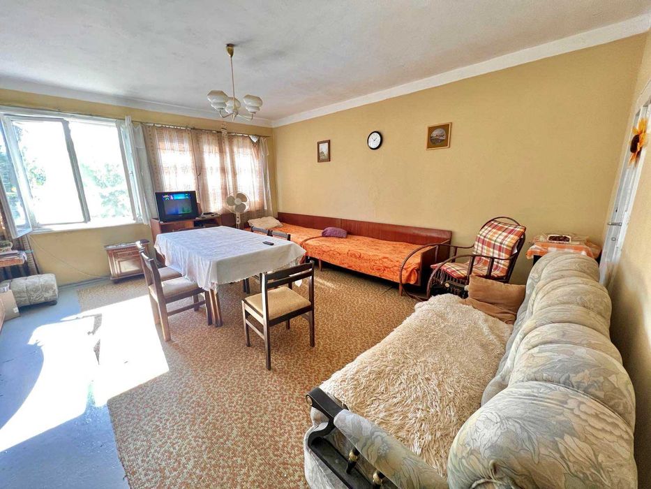 Просторна едноетажна къща в с. Голямо Враново !