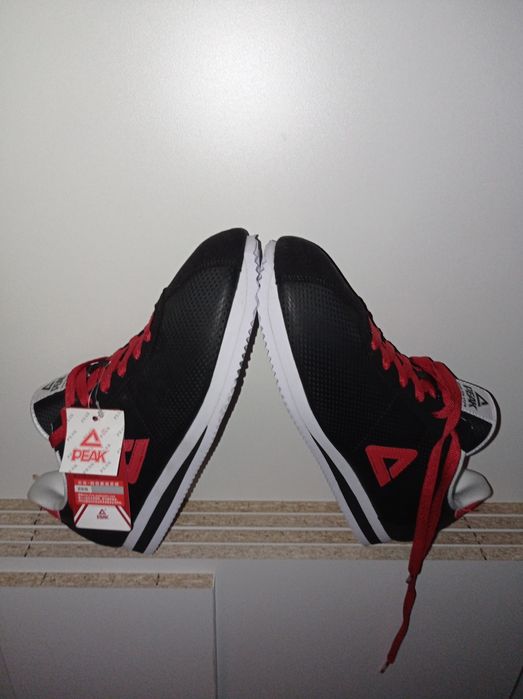 Продам кроссовки оригинал