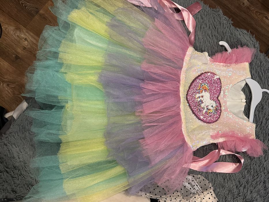 Продам платья для девочки