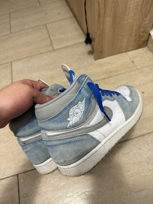 Jordan 1 Hyper Royal