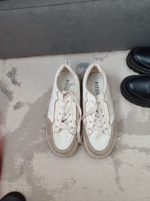 Отдам бесплатно обувь