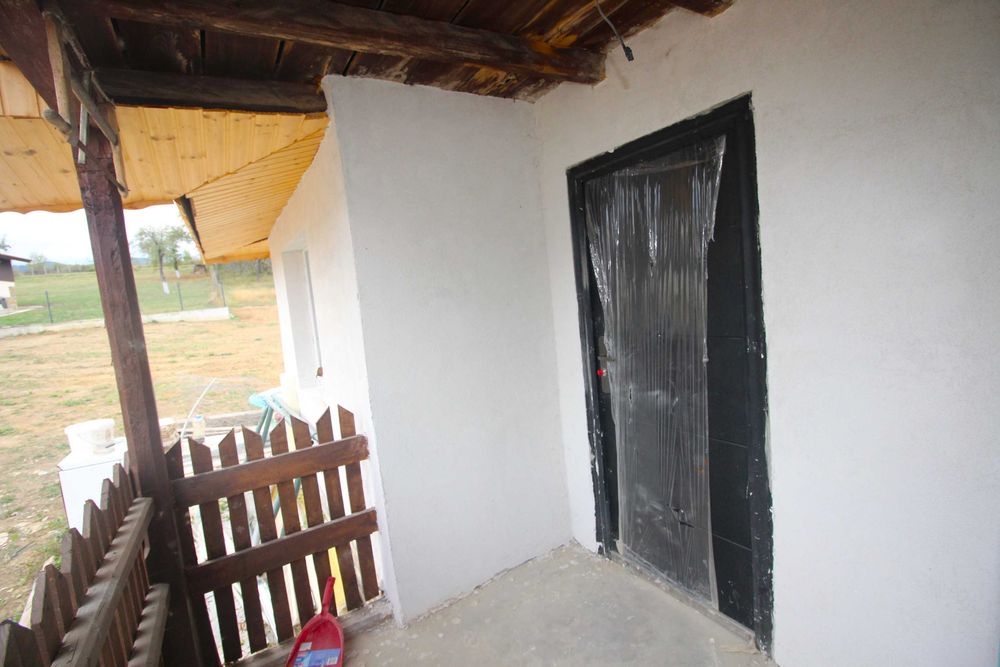 Къща с парцел в с. Камещица, общ. Габрово