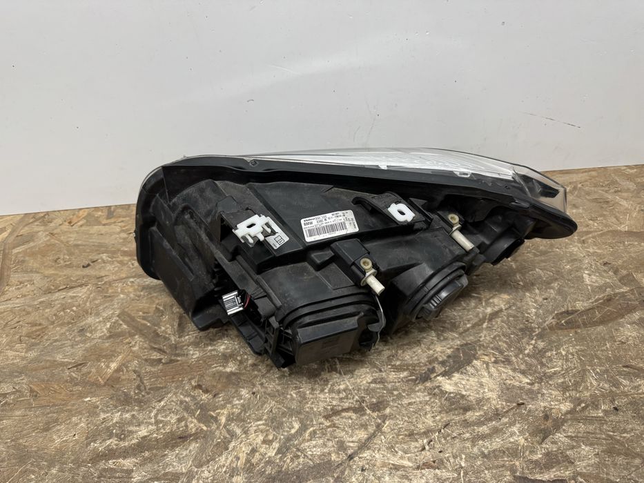 Far bmw X1 E84 Xenon lci 2012-2015 dreapta