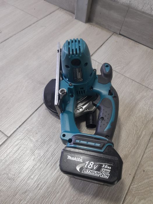 Fierăstrău Makita DSS 501 -18 v Bruschless