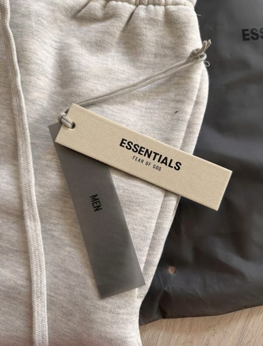 Pantaloni scurti Essentials-Disponibile in toate marimile