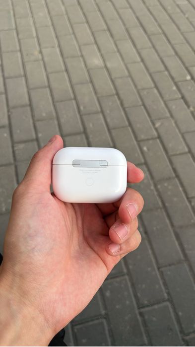 Продам левый наушник от airpods 1