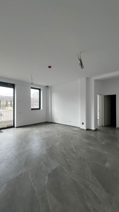 Spațiu comercial 49 mp de închiriat - Brașov, Astra