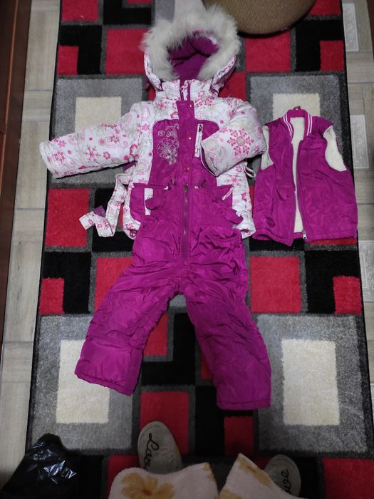 Продам комбинезоны детские