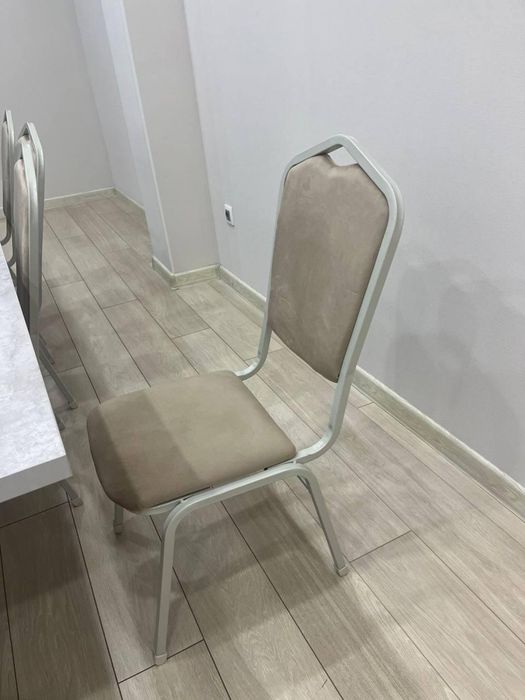 Продам стулья кухонные