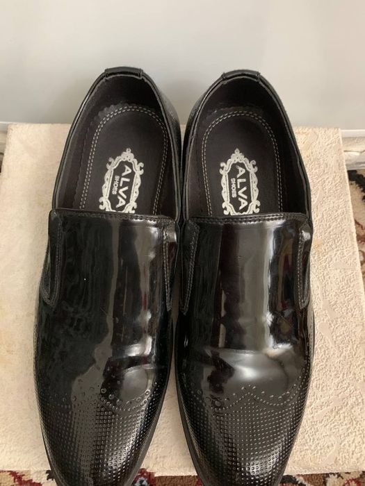 Erkaklar oyoq kiyimi