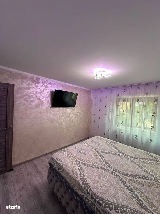 De vanzare apartament cu 3 camere si balcon, etajul 2, renovat, 70mp
