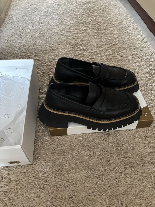 Продам лоферы ,кожа,39 размер