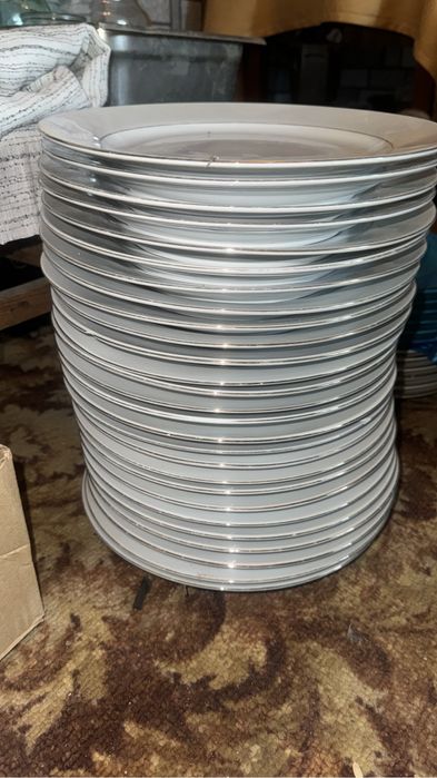 Продам тарелки ддя кафе