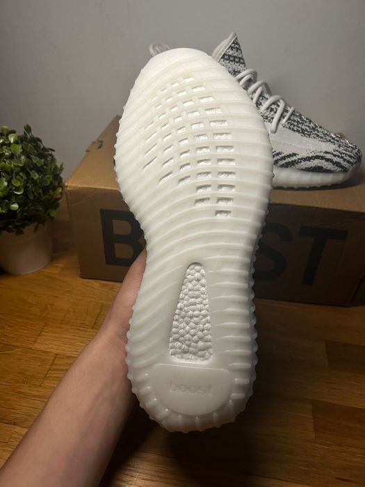 Yeezy 350 V2, dm poze extra