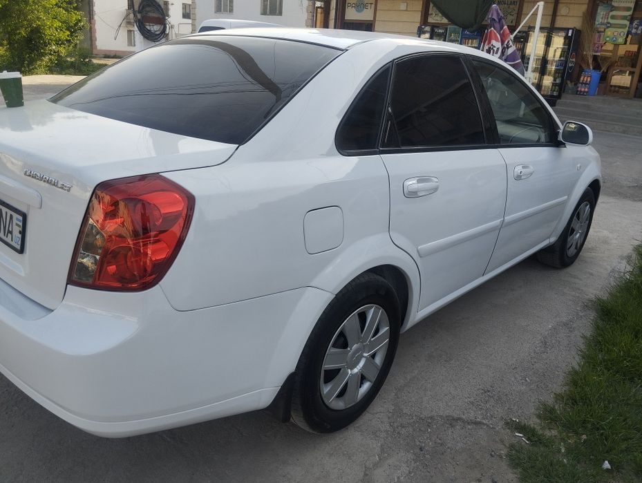 LACETTI 2010 года выпуска 2-позиция. Состояние хороший метан газ 3-пок