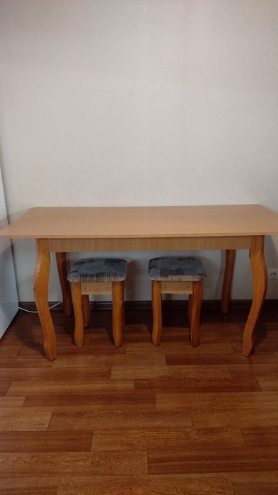 Продаю стол + 4стула