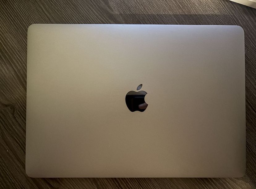 MacBook Pro 13 2016 с тачбаром