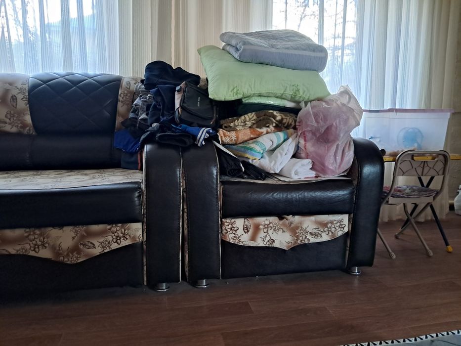 Продается диван и кресло
