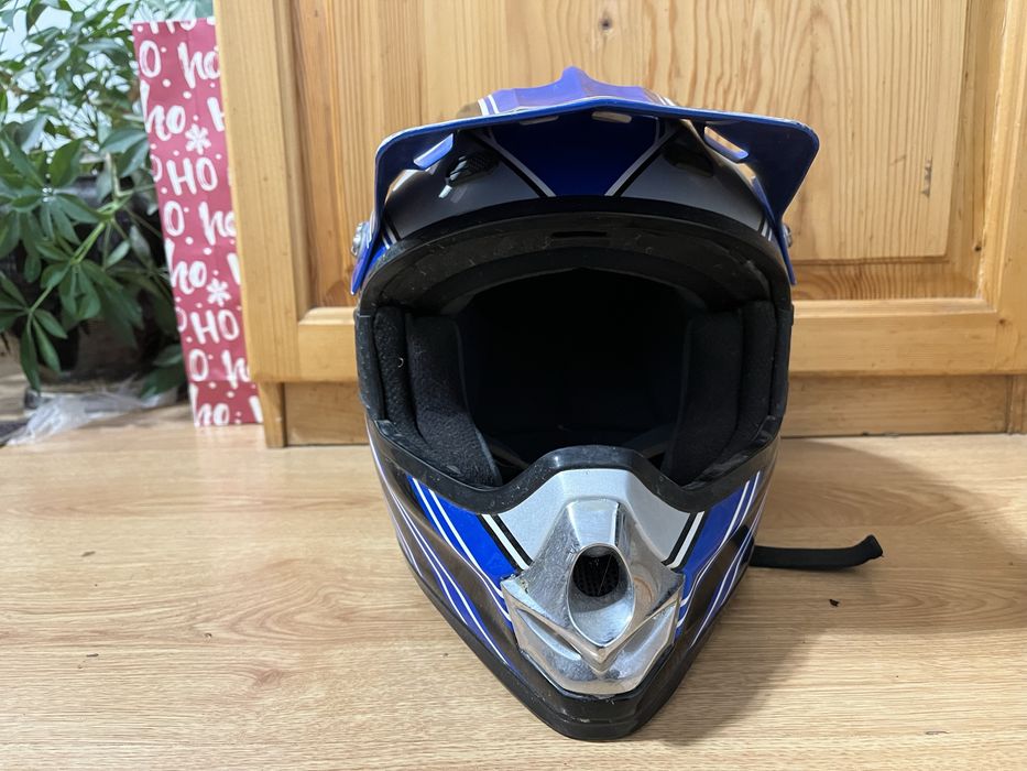 Продавам кросова каска