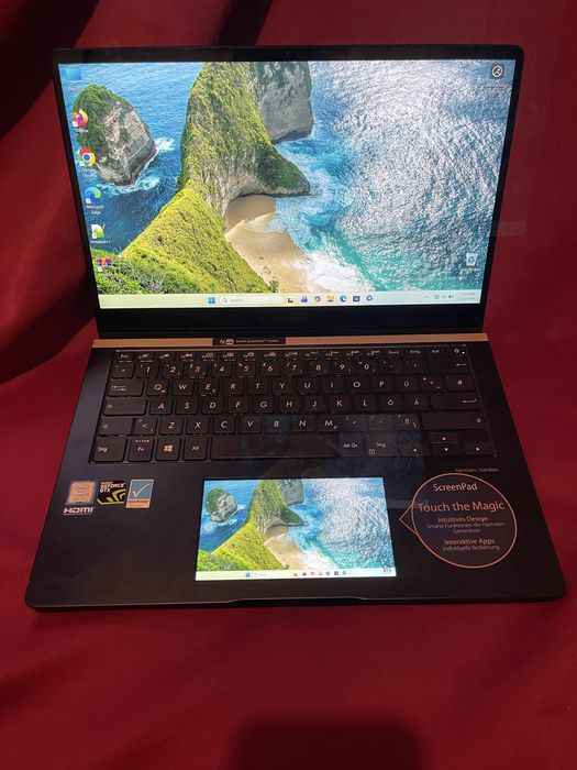 Ultraportabil Asus Zenbook ScreenPad