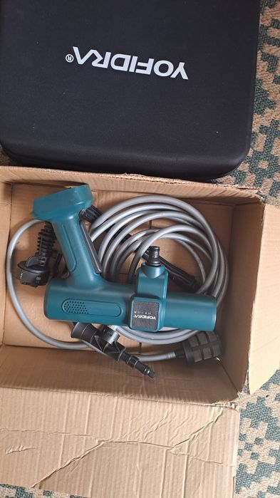Aparat presiune cu apa pe acumulator