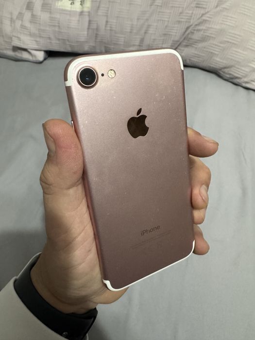 iPhone 7 32gb в отличном состоянии