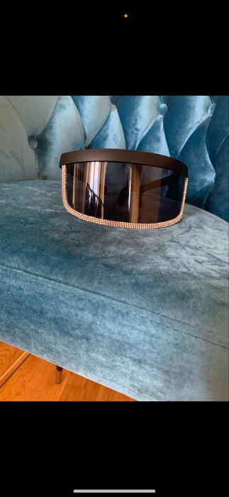 Необвчные очки солнцезащитные