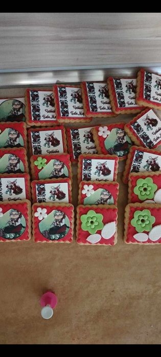 Евтини мартеници на едро