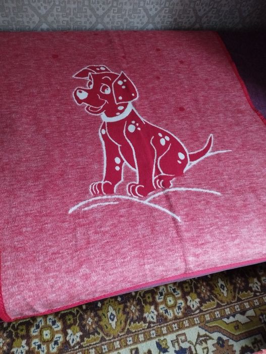 Продам пледы разные